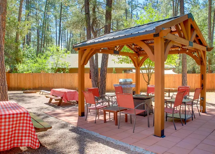 Holiday home Relax Fireside + Play Games! Hiker's Haven In Pine