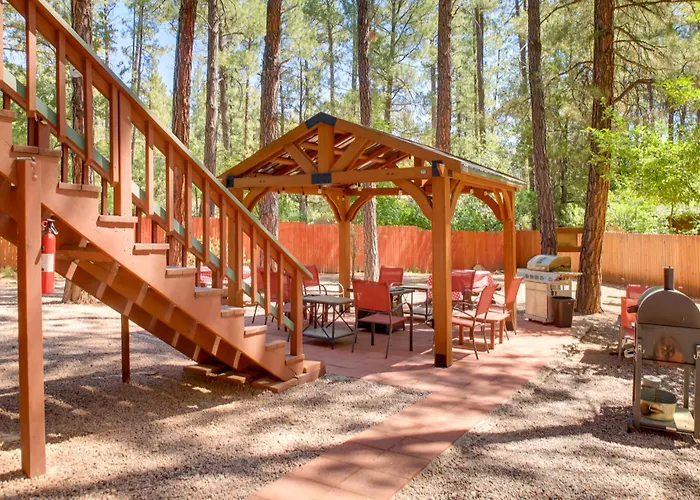 Relax Fireside + Play Games! Hiker's Haven In Pine