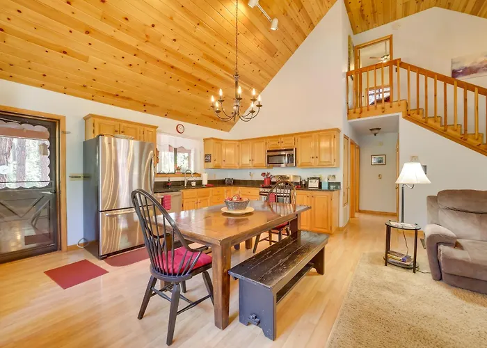 Relax Fireside + Play Games! Hiker's Haven In Holiday home