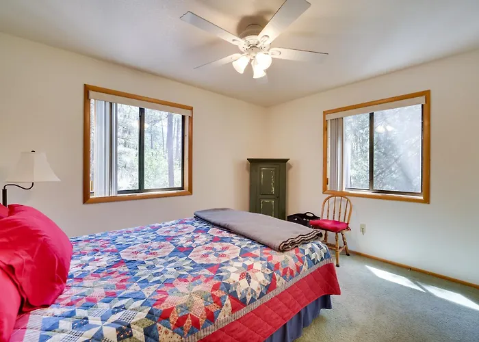 Holiday home Relax Fireside + Play Games! Hiker's Haven In